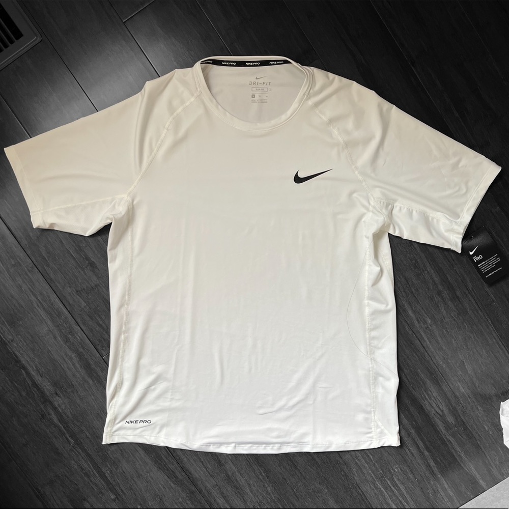 💥3 for $30💥 NWT Nike Dri Fit Workout Shirt